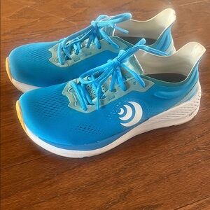 Topo Running Shoes
